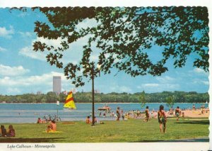 America Postcard - Lake Calhoun, Minneapolis. Posted 1975 - Ref 1726A