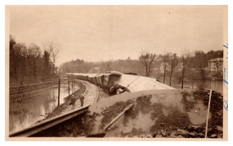 Vermont  Proctor ,  Railroad cars off track  damaged by flood, RPC 