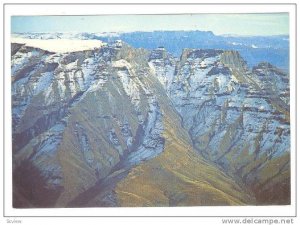 Snow-flecked heights of this majestic mountain range, Drakensberg, Natal, Sou...