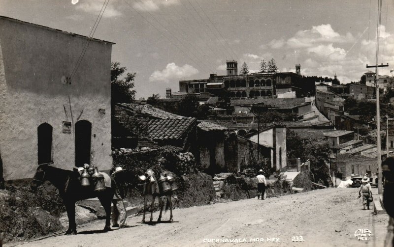 Vintage Postcard Photo View of Street in Cuernavaca Morelos Mexico MX RPPC