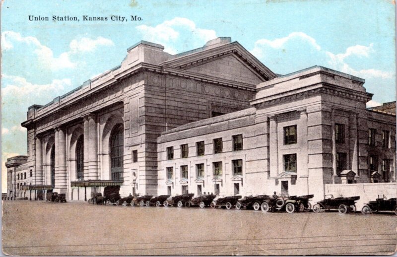 Postcard MO Train Station - Union Station, Kansas City with row of parked cars