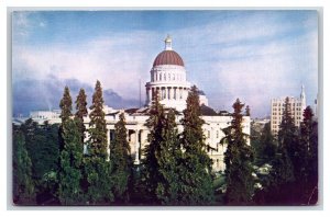 Capitol Dome and Grounds Sacramento California CA UNP Chrome Postcard C20