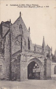 France Dol de Bretagne La Cathedrale Porche Saint-Magloire