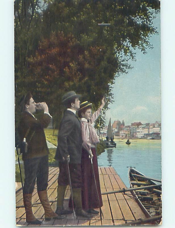 Divided-Back foreign WOMAN WAVING GOODBYE FROM THE DOCK o7444