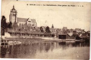 CPA DOLE -La Cathédrale-Vue prise du Port (263592)