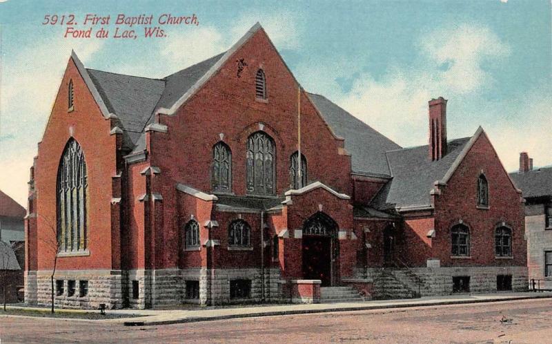 FOND DU LAC, WI Wisconsin     FIRST BAPTIST CHURCH     c1910's Postcard