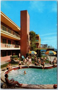 VINTAGE POSTCARD THE BEACH PLAZA APARTMENT HOTEL AT FORT LAUDERDALE FLORIDA 1960