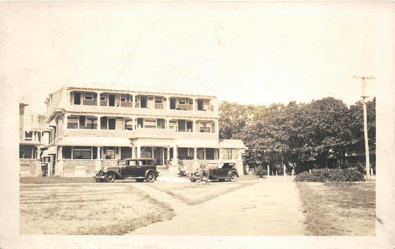 1930s RPPC Real Photo Postcard Parked Cars In Front Of Guest House Inn Hotel