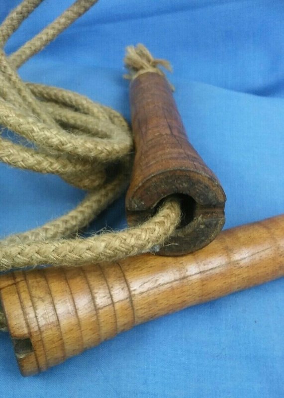 Vintage Skipping Rope With Wooden Handles (U)