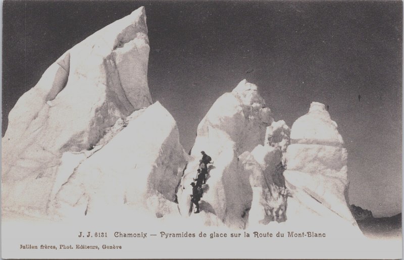 France Chamonix Pyramides de glace sur la Route Mont-Blanc Vintage Postcard C203