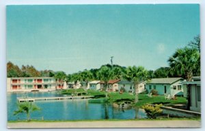 TAVARES, FL Florida ~ Roadside  VILLA LAGOON RESORT c1960s Lake County Postcard