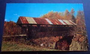 UNUSED POSTCARD - COVERED BRIDGE IN STOWE, VERMONT