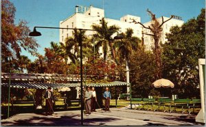 Vtg 1970s Hotel Dixie Grande & Park Shuffleboard Bradenton Florida FL Postcard