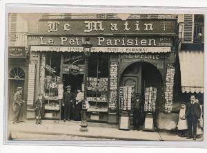 CAEN : marchand de journaux, cartes postales rue saint-jean, le petit parisie...