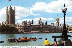 BR90852 the house of parliament and the river thames london ship bateaux  uk