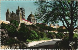 CPA Angouleme- Cathedrale Saint Pierre FRANCE (1073672)