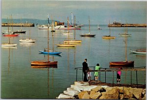 Postcard Ireland Dun Laoghaire Co. Dublin Family Looking at boats