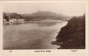 PC PAKISTAN, ATTOCK RIVER BRIDGE, Vintage REAL PHOTO Postcard (b43399)