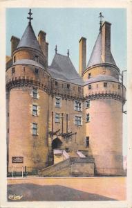 BF5751 l entree a pont levis chateau de longeais france    France