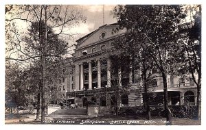 Michigan Battle Creek, front entrance Sanitorium