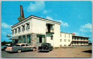 Chicoutimi Quebec Canada 1960s Postcard Hotel Du Rond-Point