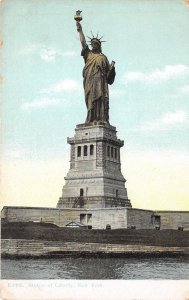 US26 postcard USA NY New York  Statue of liberty