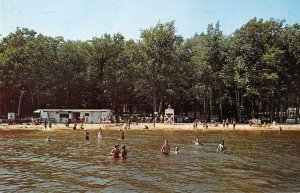 Cadillac Michigan beach bathers Municipal Bathing Beach vintage pc Z43873