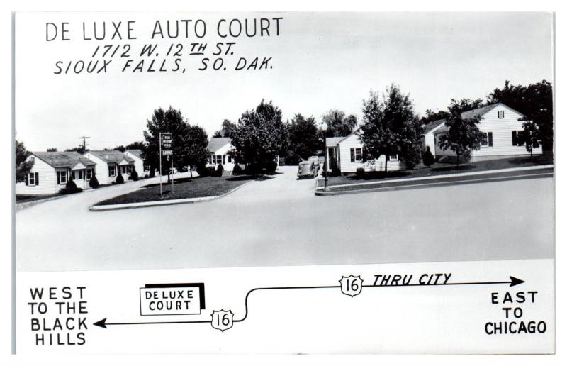 1940s/50s De Luxe Auto Court Sioux Falls SD Real Photo Postcard