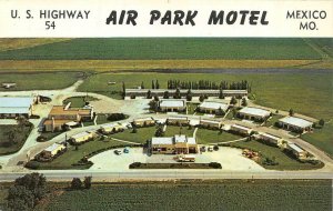 MEXICO, MO Missouri  AIR PARK MOTEL~Gas Station~Airport ROADSIDE c1960s Postcard