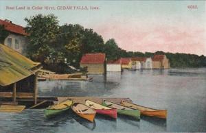 Iowa Cedar Falls Boat Land In Cedar River