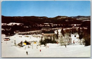 Vtg Lac Beauport Quebec Ski Area Slope Resort Skiers Canada Skiing Postcard