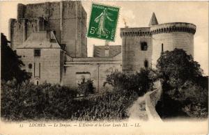 CPA LOCHES - Le Donjon - L'Entrée de la Cous Louis XI (299049)