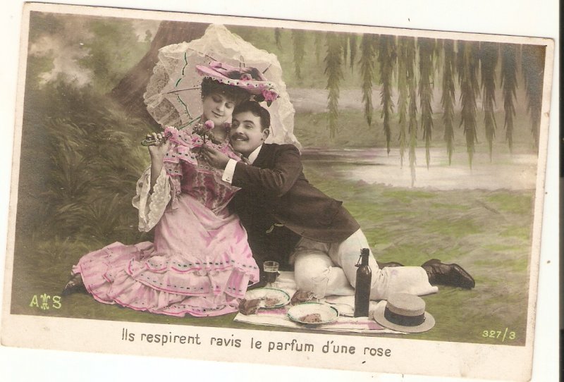 Couple. a Romantic Picnic  Nice old vintaage F