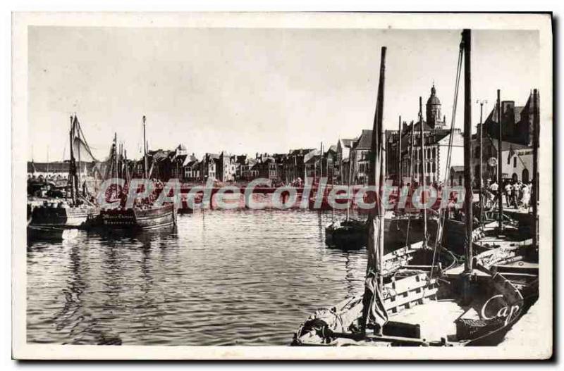 Postcard Old Croisic Port is high and the Quays Maree