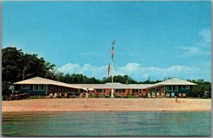 Greenport, Long Island NY Postcard SILVER SANDS MOTEL Roadside Beach View c1960s 