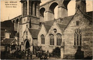 CPA Morlaix- Eglise St Melaine, Sortie de Messe FRANCE (1026079)