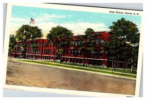 Postcard SCHOOL SCENE Huron South Dakota SD AT7217