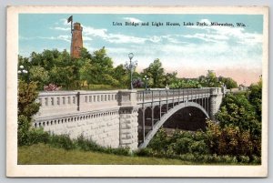 Milwaukee WI Lion Bridge and Light House Lake Park Wisconsin Postcard E28