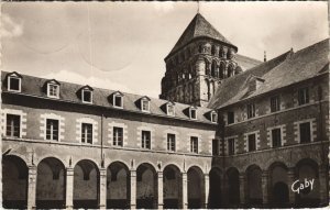 CPA REDON Cour du Cloitre du College Saint-Sauveur et Clocher (1251589)