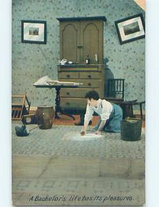 Chipped 1908 comic BACHELOR LIFE - MAN SCRUBBING THE FLOOR HL9303