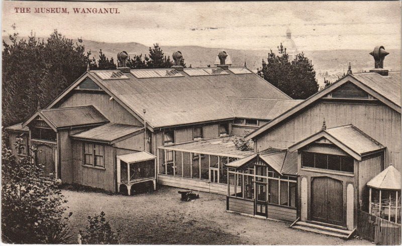 PC NEW ZEALAND, WANGANUI, THE MUSEUM, Vintage Postcard (B41625)