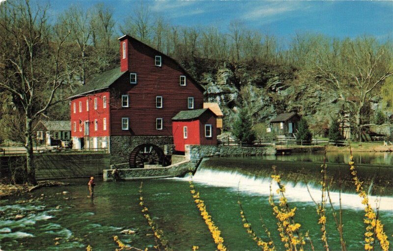 Water Wheel Mill Fly Fisherman Clinton N.J. Postcard 2T3-584 