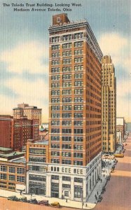 TOLEDO, OH Ohio TOLEDO TRUST BUILDING~Madison Ave c1940's Tichnor Linen Postcard