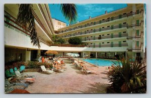 Pool View Yanker Clipper Hotel FORT LAUDERDALE Florida Vintage Postcard 0670