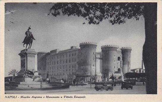 Italy Napoli Naples Maschio Angioino e Monumento a Vittorio Emanuele