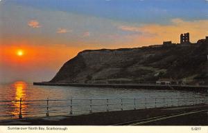 uk10788 sunrise over north bay scarborough  uk