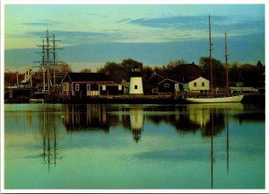 VINTAGE CONTINENTAL SIZE POSTCARD VIEW OF MYSTIC SEAPORT MAINE W115