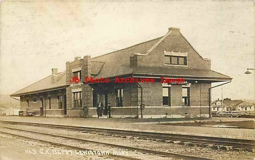 Depot, Montana, Lewistown, RPPC, Great Northern Railroad Station
