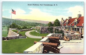 1930s FORT TICONDEROGA NEW YORK NY SOUTH PLATFORM CANNONS US FLAG POSTCARD P2604