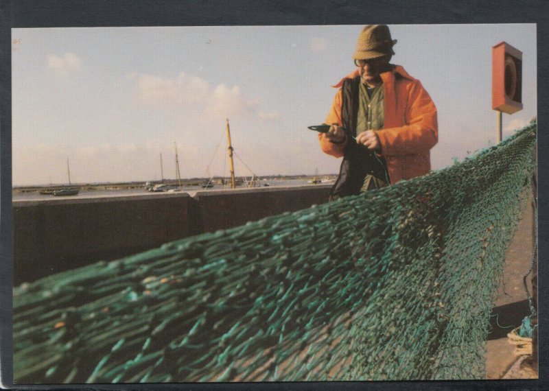Essex Postcard - Industries of Old Leigh-On-Sea, Mending The Fishing Nets BX721